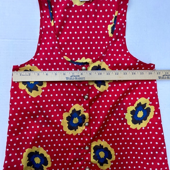 Everly Sleeveless Top with Button Detail Red & White Dot with Flower Small - Picture 4 of 7
